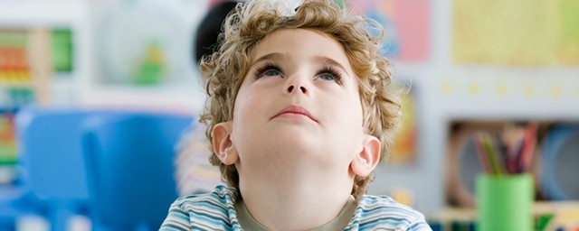 7歲小孩上課走神怎么辦