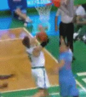 nba籃球搞笑視頻集錦高清（圖看NBA五大爆笑瞬間：鄧肯大風車“暴扣”，阿泰防守扒對手球褲）