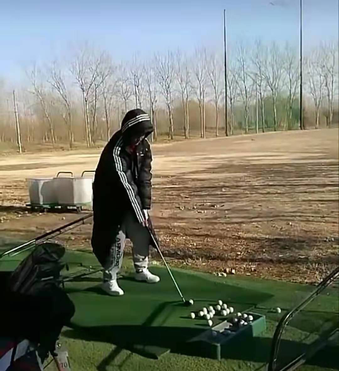 與半人高兒子同框（66歲寇振海和12歲兒子同框，兒子個頭趕超爸爸，卻被吐槽像爺孫）