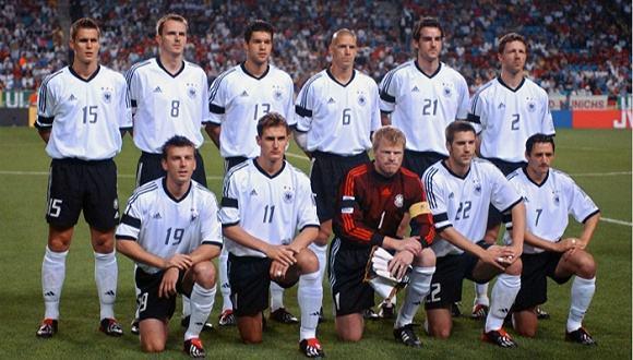 勝利11人2002怎么踢世界杯（2002年德國隊(duì)挺進(jìn)決賽不止運(yùn)氣：頭球戰(zhàn)術(shù)+巨星光環(huán)=世界杯傳奇！）