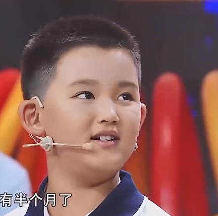 與半人高兒子同框（66歲寇振海和12歲兒子同框，兒子個頭趕超爸爸，卻被吐槽像爺孫）