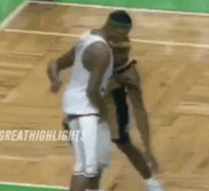 nba籃球搞笑視頻集錦高清（圖看NBA五大爆笑瞬間：鄧肯大風車“暴扣”，阿泰防守扒對手球褲）