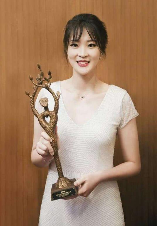 中國女排三大美女漂亮（盤點：中國女排三大美女，顏值不輸明星，個個巾幗不讓須眉）