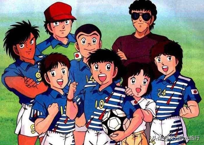 小孩踢足球圖片漫畫（《足球小將》—讓無數少年在足球場上熱血奔跑的動漫作品）