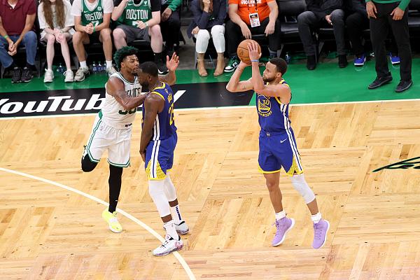 nba歷年總冠軍及比分（熱搜第一！勇士時隔4年再奪NBA總冠軍！庫里賽后喜極而泣......）
