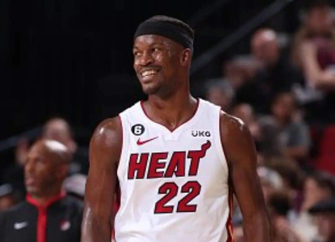 NBA小前鋒（現役10大小前鋒排名：詹姆斯跌出前五，維金斯第九，塔圖姆第二）