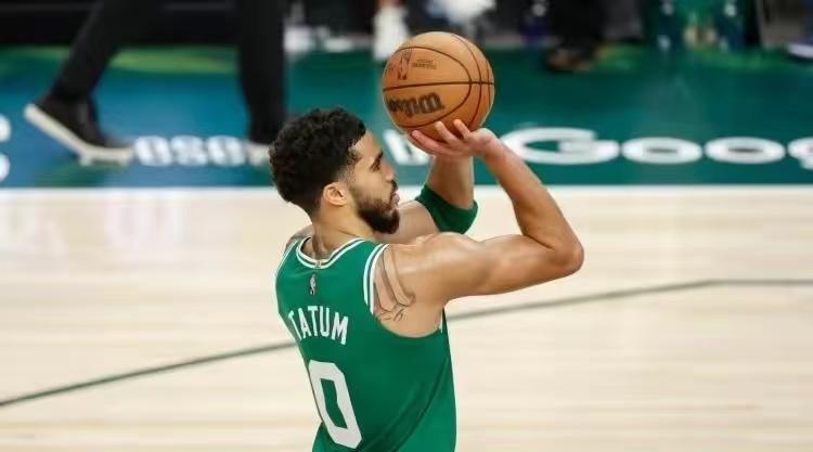 NBA小前鋒（現役10大小前鋒排名：詹姆斯跌出前五，維金斯第九，塔圖姆第二）