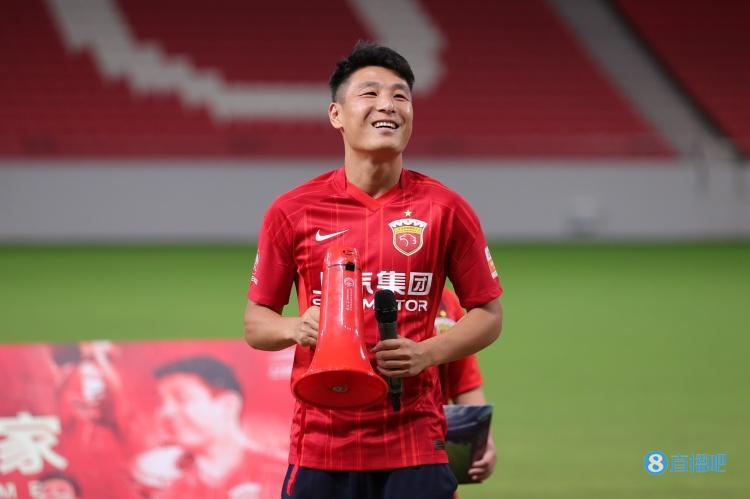 我認為我們還需要更多足球從業人員（武磊：我們需要更多人真正熱愛足球，這樣才能涌現更多會踢球的人）