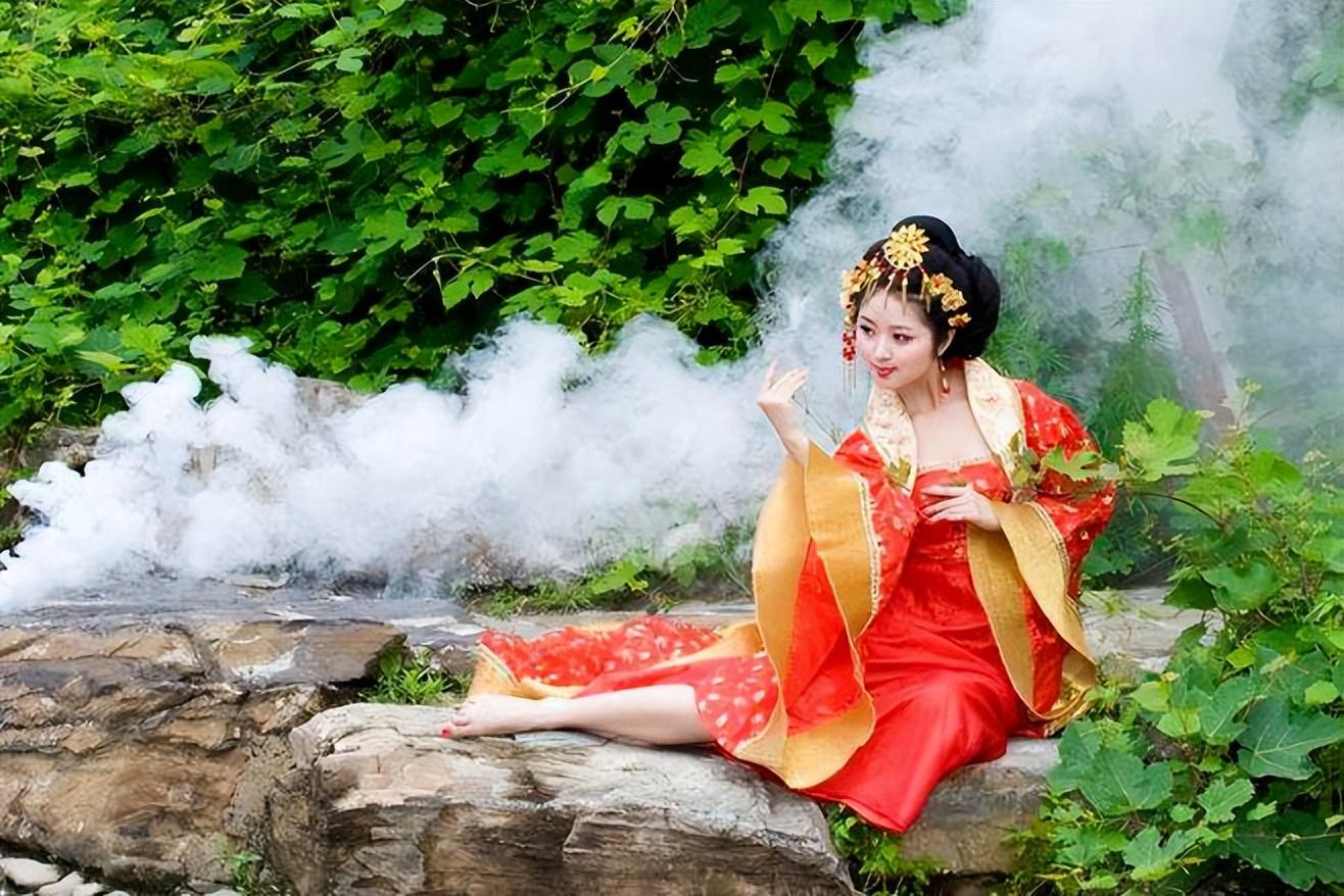 電競女神依依（今日熱議《姚依依歐擎珩》小說姚依依歐擎珩2022已更新20(熱文)）