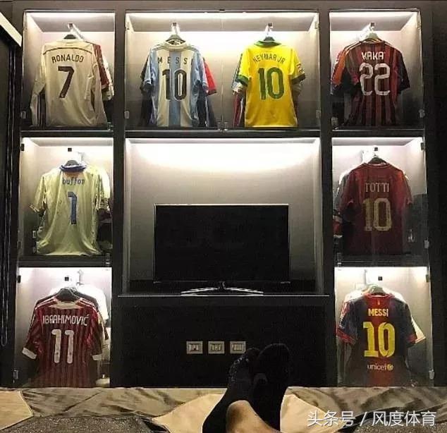 足球服怎么穿視頻（怎么穿球衣？對不起，我只把它當件普通的短袖！）