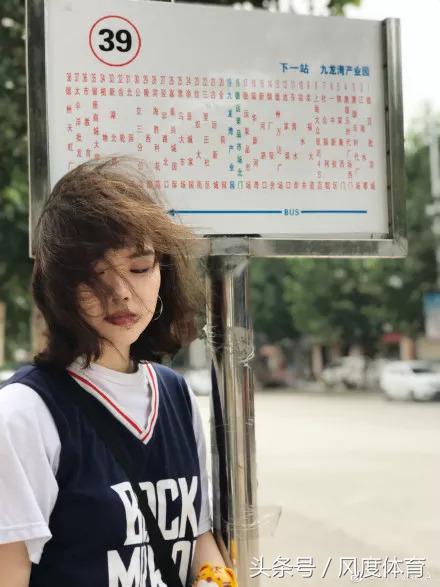 足球服怎么穿視頻（怎么穿球衣？對不起，我只把它當件普通的短袖！）