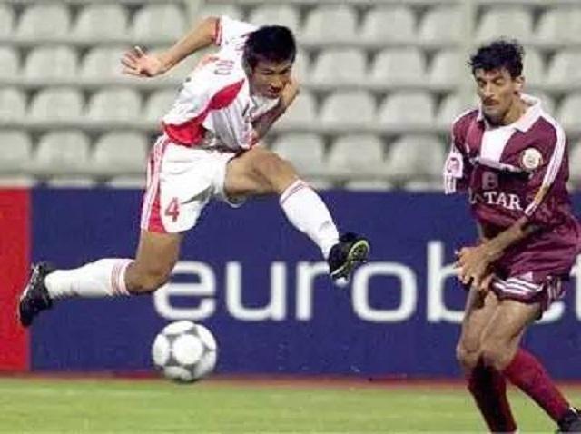 98世界杯預選賽中國隊（回顧國足2002年晉級世界杯：占天時地利人和，現役國足為何趕不上）