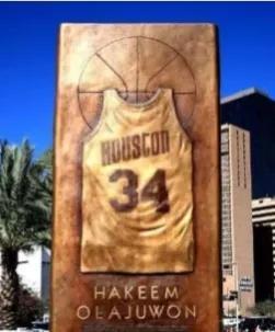 有哪些nba球星有塑像（盤(pán)點(diǎn)NBA中讓球隊(duì)塑立雕像的球星，下一個(gè)擁有雕像的會(huì)是誰(shuí)？）
