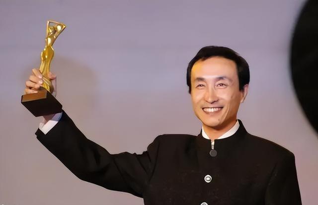 98世界杯預選賽中國隊（回顧國足2002年晉級世界杯：占天時地利人和，現役國足為何趕不上）