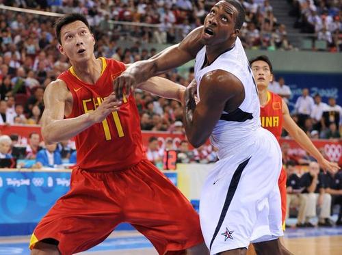 2008年籃球美國vs中國比分（中國隊08年奧運會對陣美國隊，姚明拿下13分，科比和老詹是這數據）