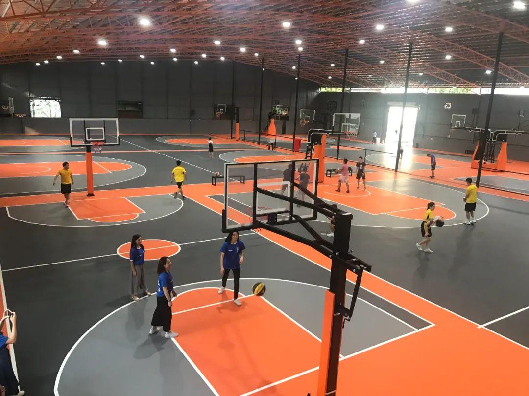 附近室內籃球場（「球場案例」廣東廣州海珠MVP籃球館萬勝圍店）