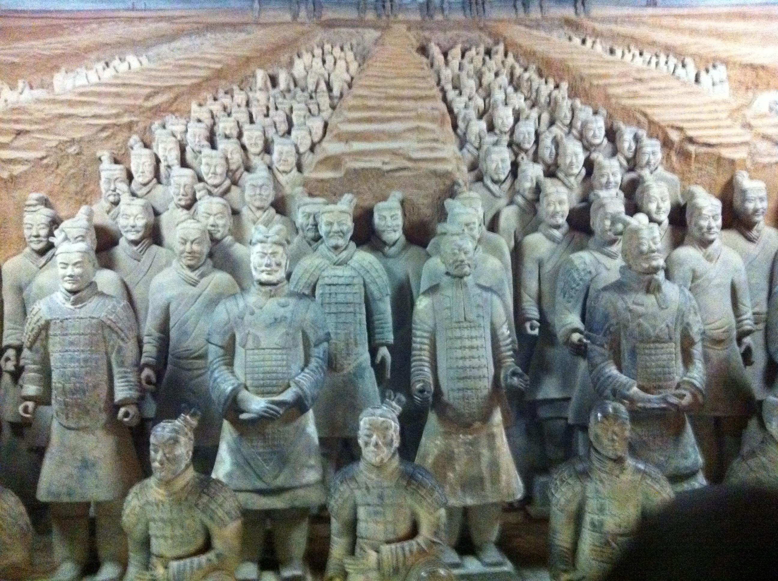 秦始皇兵馬俑（秦始皇陵里有一神秘兵馬俑，至今無法解釋，僅向世人展示過四次）