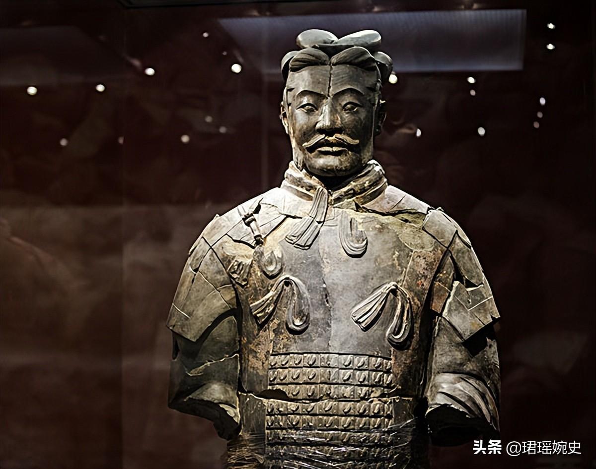 秦始皇兵馬俑（秦始皇陵里有一神秘兵馬俑，至今無法解釋，僅向世人展示過四次）