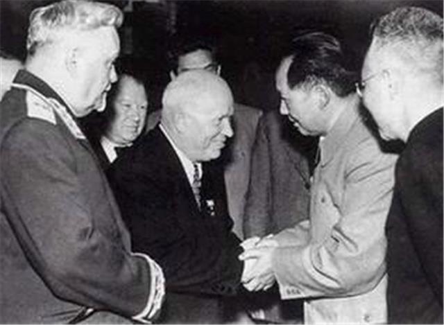 什么叫古巴導(dǎo)彈危機(jī)（偉人的眼光：毛主席與1962年古巴導(dǎo)彈危機(jī)）