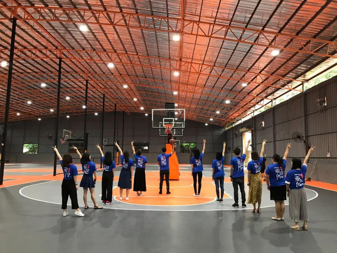 附近室內籃球場（「球場案例」廣東廣州海珠MVP籃球館萬勝圍店）