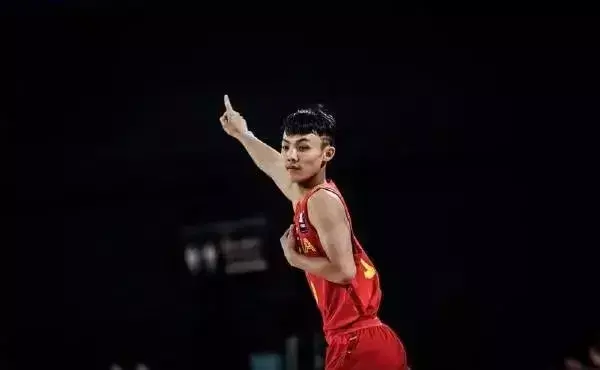 cba100籃球命中率（3秒壓哨絕殺！CBA總決賽100%命中率，這個廣東小伙贊）