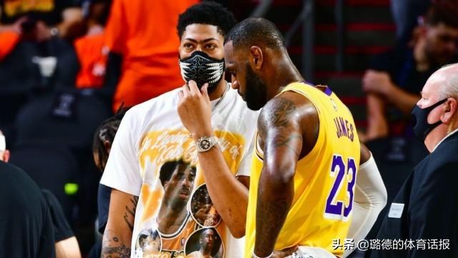 他們或許都是傳奇（一張合照，19次總決賽，9個(gè)總冠軍，7個(gè)常規(guī)賽MVP！他們都是傳奇）