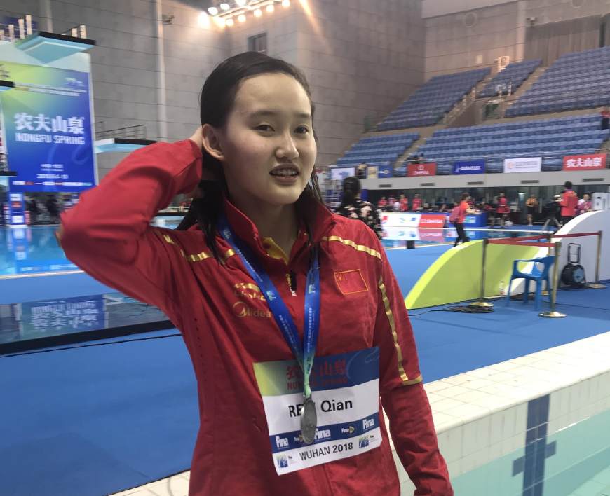 跳水運動員張家齊多高（17歲跳水女皇因發育輸14歲師妹！周繼紅：里約小不點2年變165大塊頭）