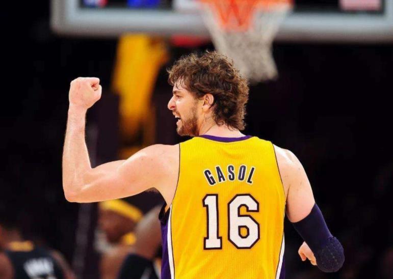nba裁判不公平（改變冠軍歸屬！盤點NBA最有爭議的十大判罰：裁判決定比賽結果）