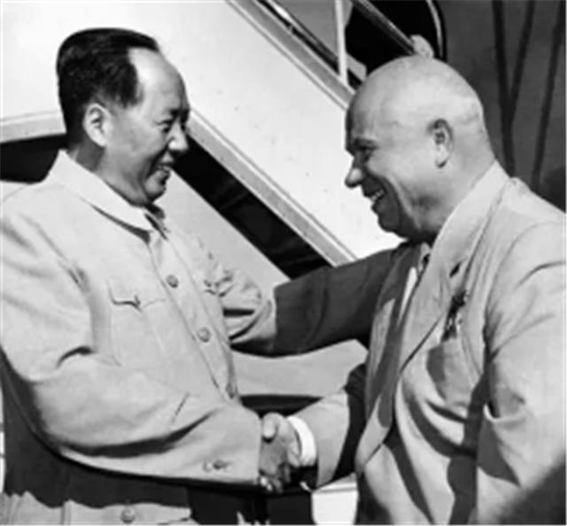 什么叫古巴導(dǎo)彈危機(jī)（偉人的眼光：毛主席與1962年古巴導(dǎo)彈危機(jī)）