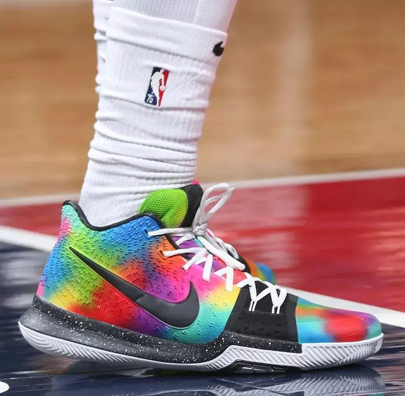 科比上腳過的球鞋（NBA球員上腳：科比單場81分16周年，5雙國產球鞋來了）