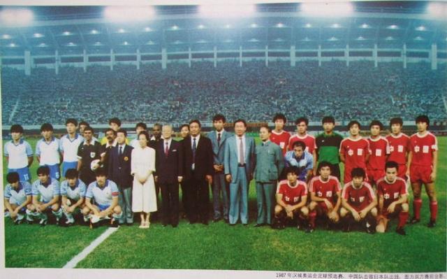 98世界杯預選賽中國隊（回顧國足2002年晉級世界杯：占天時地利人和，現役國足為何趕不上）