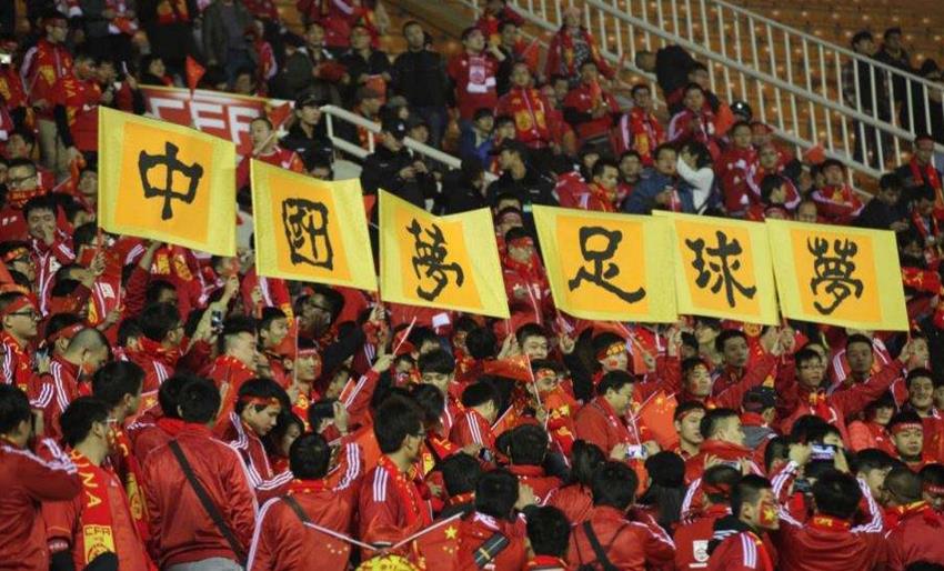 足球到底是起源哪里（風靡世界的足球，它的起源地在哪里呢？都說是英國，其實，都不對）