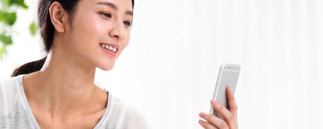 手機自動跳屏怎么回事