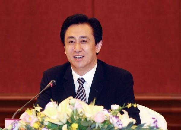 2004年女排教練（中國女排終于贏了，郎平坦言太累，我們也不應該忘記許家印的功勞）