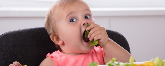 孩子晚上睡覺哭鬧是怎么回事