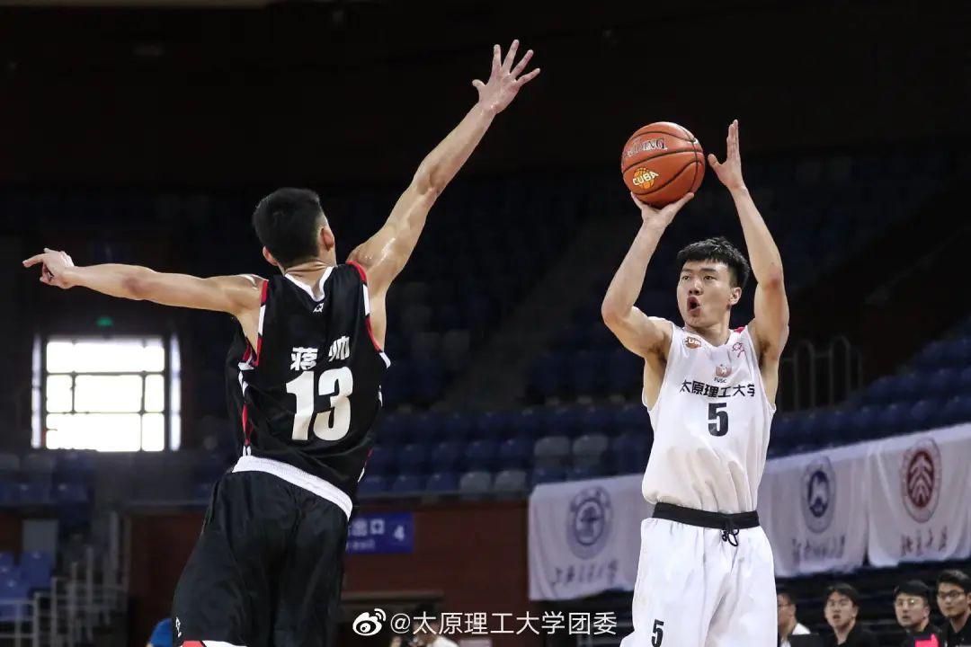 籃球高手視頻素材（一米九的扣籃王！“湖師克星”離CBA不遠了？）
