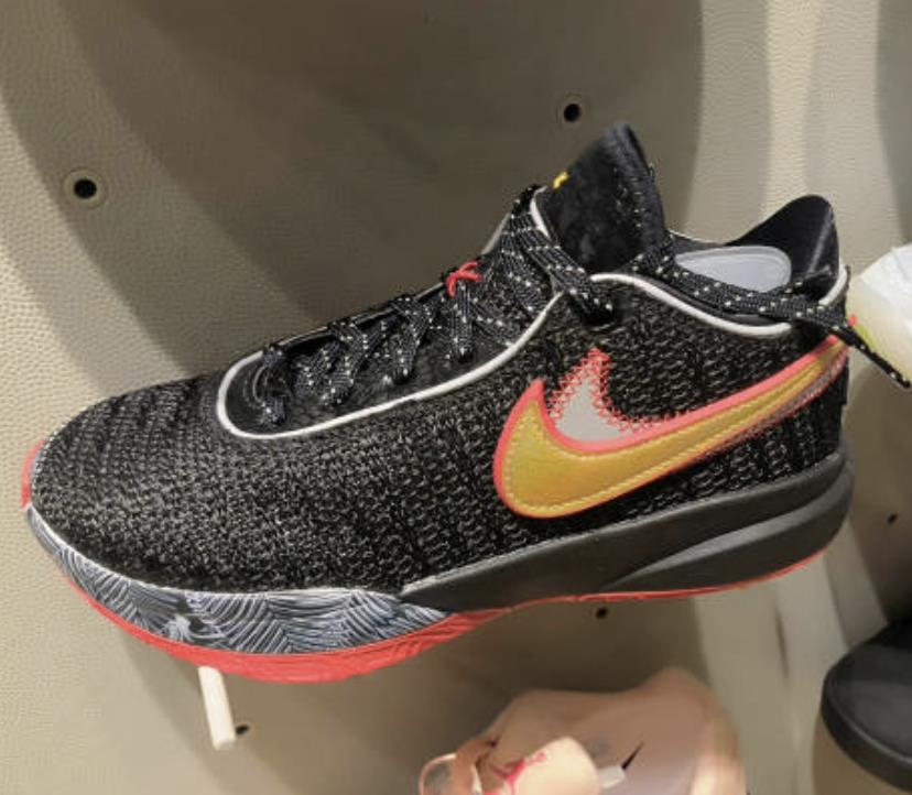 詹姆斯球鞋全系列18（定了！！LeBron 20 這配色你不一定買得到）