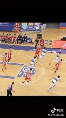 籃球高手視頻素材（一米九的扣籃王！“湖師克星”離CBA不遠了？）