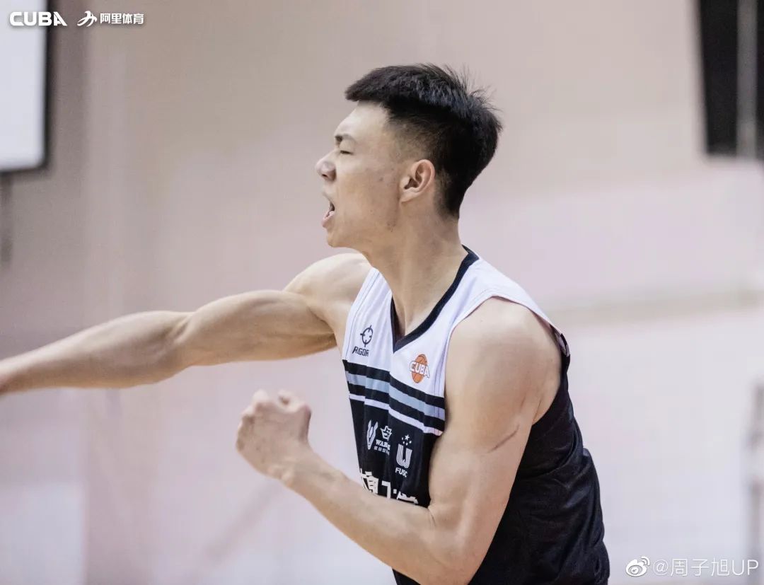 籃球高手視頻素材（一米九的扣籃王！“湖師克星”離CBA不遠了？）