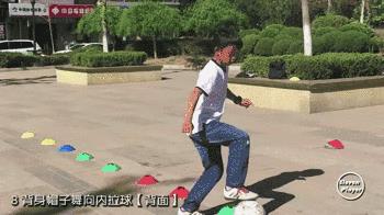 足球繞樁有什么技巧（足球訓練：周清彬繞轉盤帶訓練合集（從入門到進階））