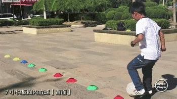 足球繞樁有什么技巧（足球訓練：周清彬繞轉盤帶訓練合集（從入門到進階））