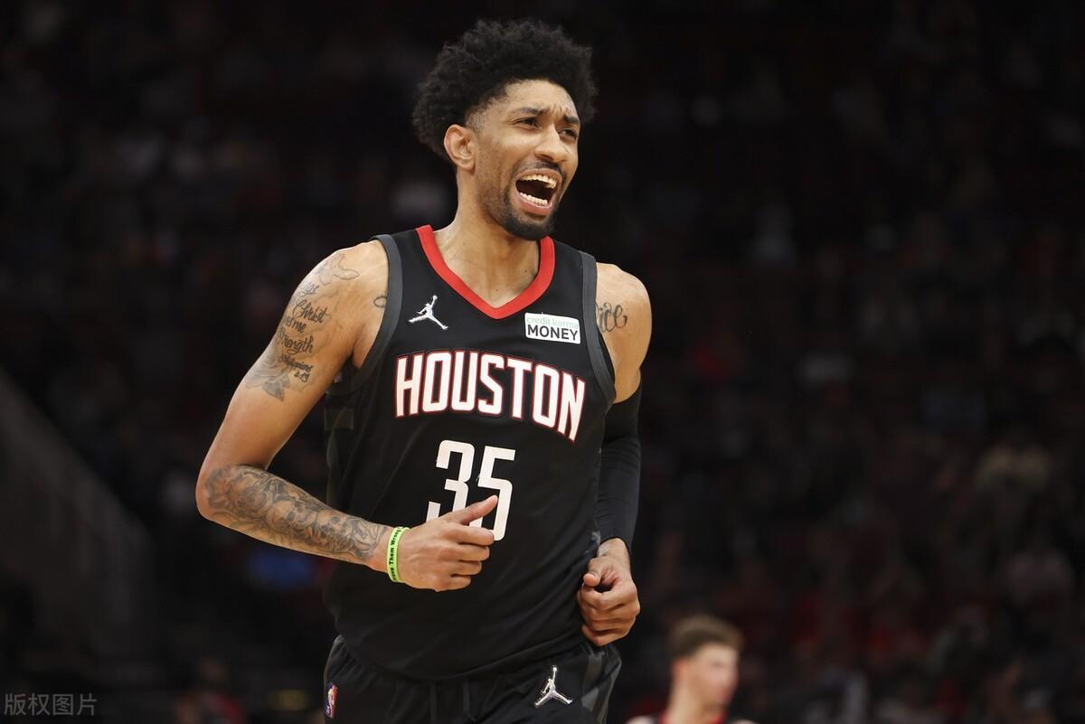 nba有哪些球星打過cba（CBA不要的人，在NBA打首發！3年4100萬美元，火箭簽他賺大了）