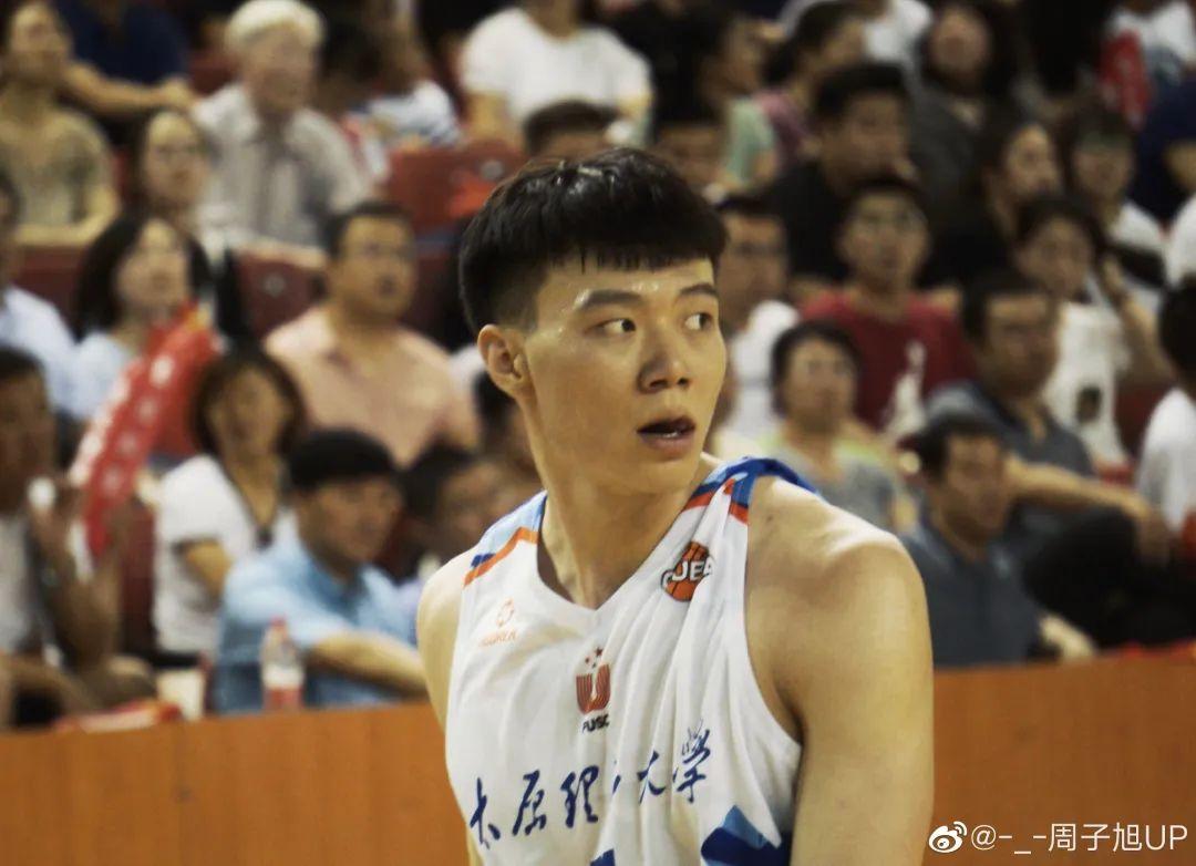 籃球高手視頻素材（一米九的扣籃王！“湖師克星”離CBA不遠了？）