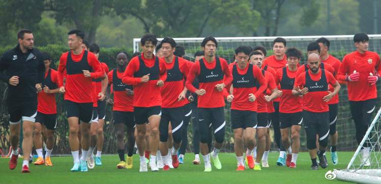 中超u23調(diào)整什么看漫（海港再遇難題！國(guó)青小將歸隊(duì)，“U23政策”重啟后如何調(diào)整陣容）