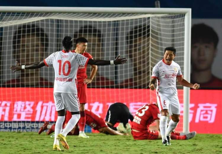 中超u23調(diào)整什么看漫（海港再遇難題！國(guó)青小將歸隊(duì)，“U23政策”重啟后如何調(diào)整陣容）
