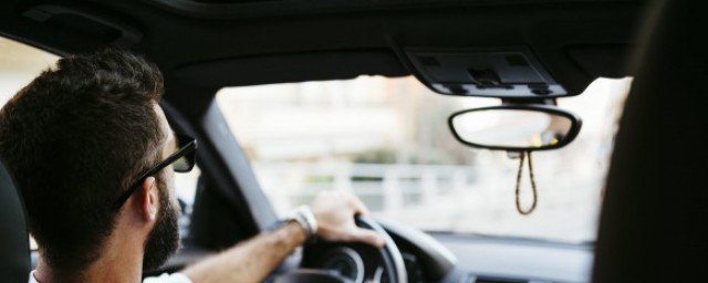 汽車起步的注意事項