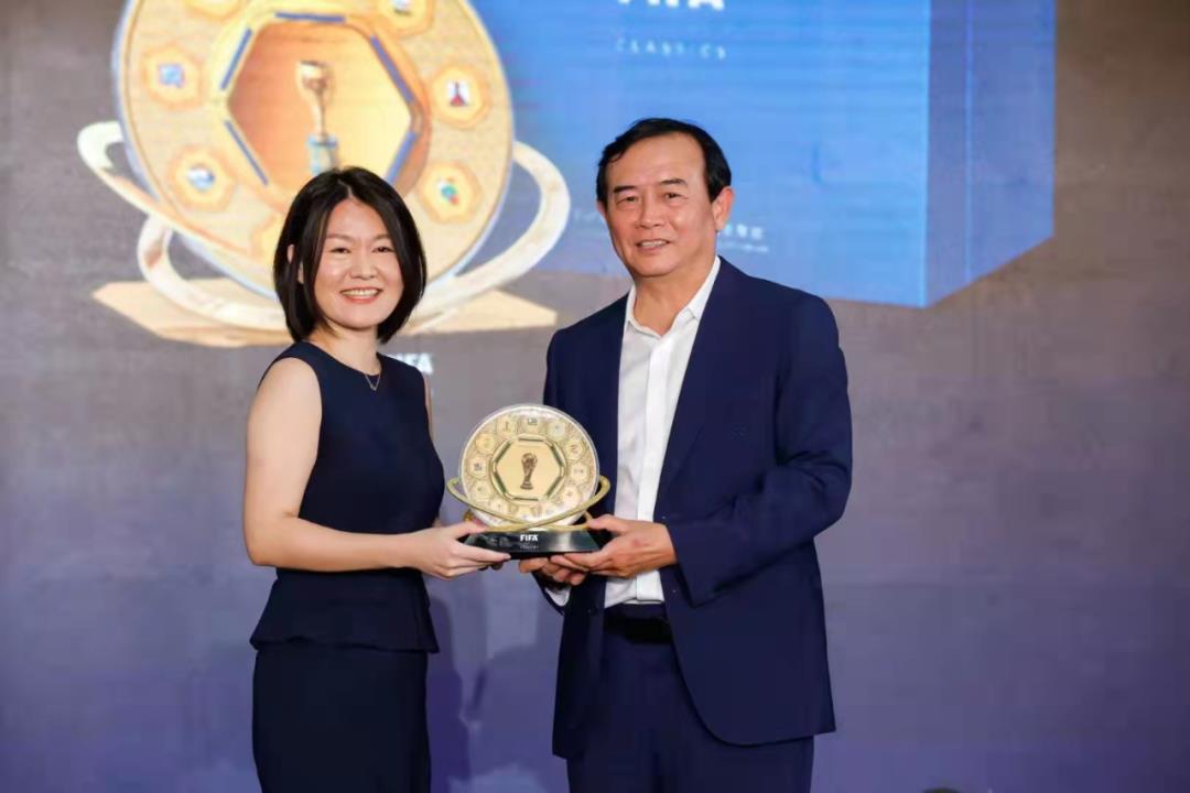 俄羅斯世界杯FIFA銀質(zhì)大全（FIFA2022卡塔爾世界杯官方授權(quán)商品一覽）
