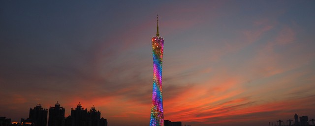 廣州塔幾點開燈