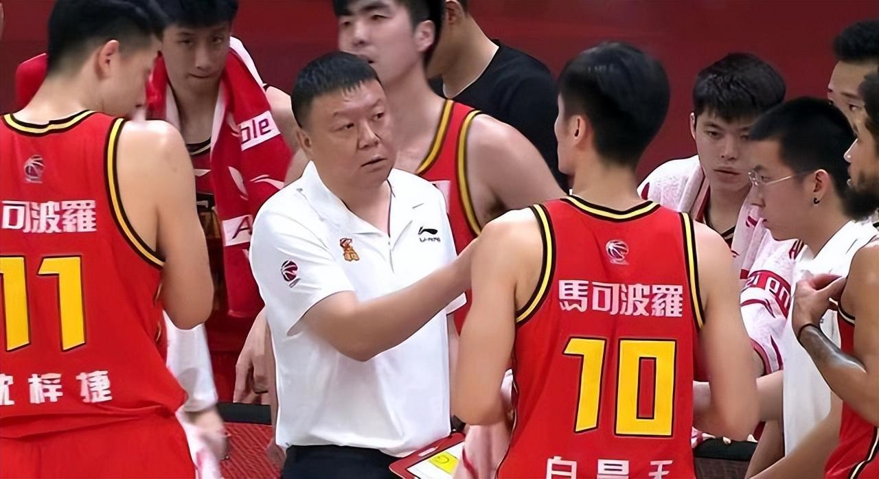 籃球排名國(guó)家隊(duì)（CBA最新排名！浙江7連勝領(lǐng)跑，遼寧第3廣東第15，上海僅排倒數(shù)第2）