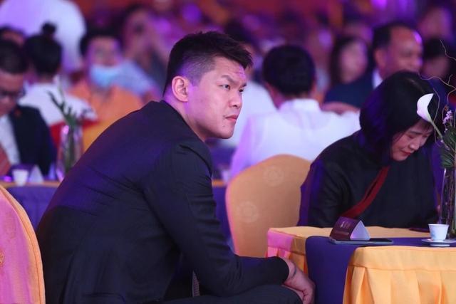 詹姆斯cba為什么那么多人（曝多支球隊有意邁克-詹姆斯，朱芳雨會梭哈嗎？休賽期就關注他了）